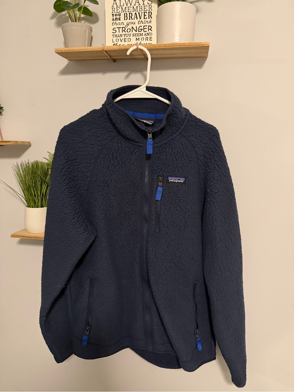 Patagonia mens Navy Blue Fleece Jacket